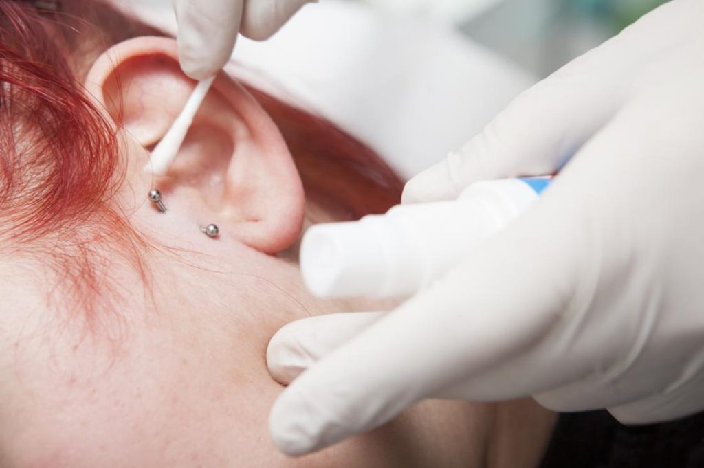 Cuidado del piercing tragus