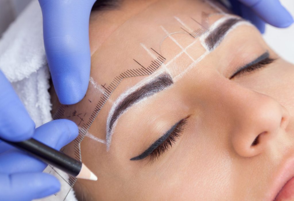 Microblading para cejas perfectas