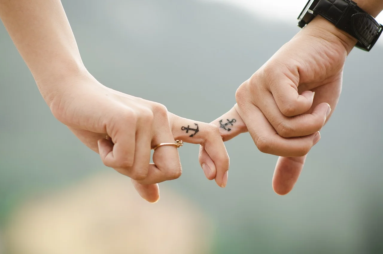 Tatuajes para parejas: ideas y significados - Tattoo School Madrid