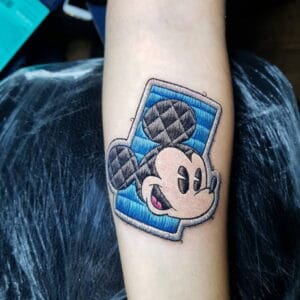 Estilo tatuaje bordado Mickey