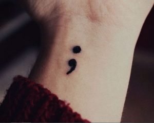 Tatuajes simbólicos Punto y coma