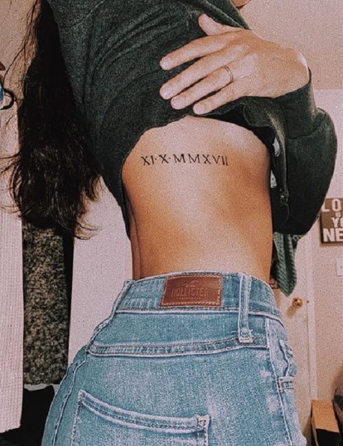 Tatuajes en las costillas