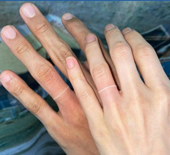 Anillos tatuados trasparentes