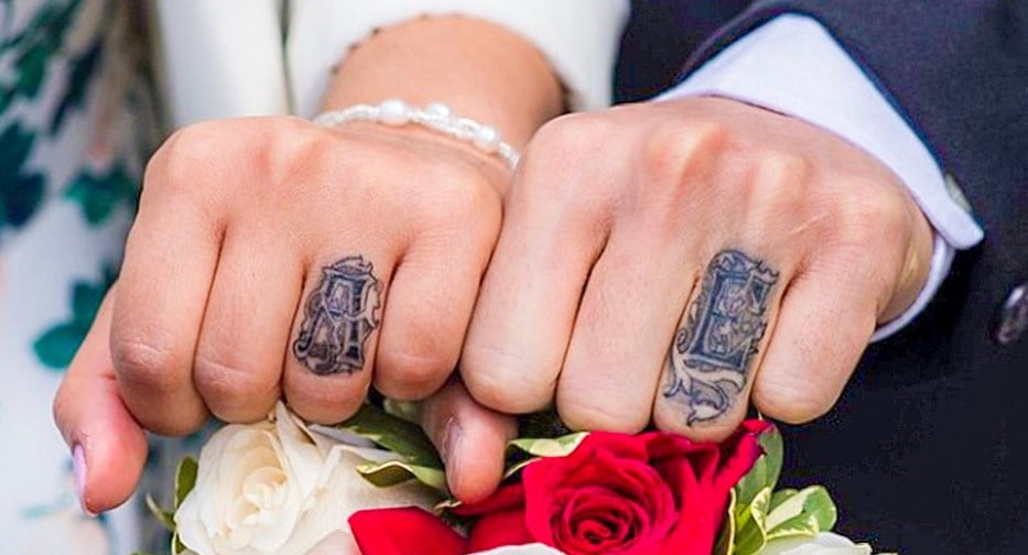 Anillos de bodas tatuados