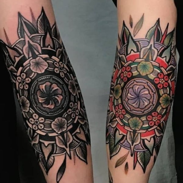 Codos tatuados