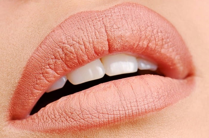 Relleno de labios tatuados