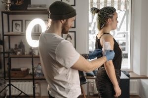 ser tatuador profesional en España