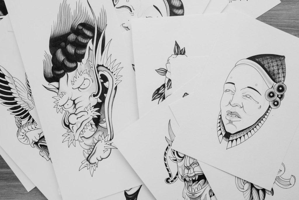 Bocetos de tatuasdor